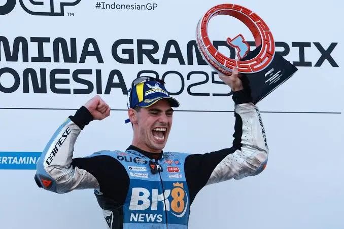 Fermín Aldeguer rompe con Ducati y firma por el VR46 de Rossi para 2027 1 Motor16 2026 fermin aldaguer imagen podio Motor16