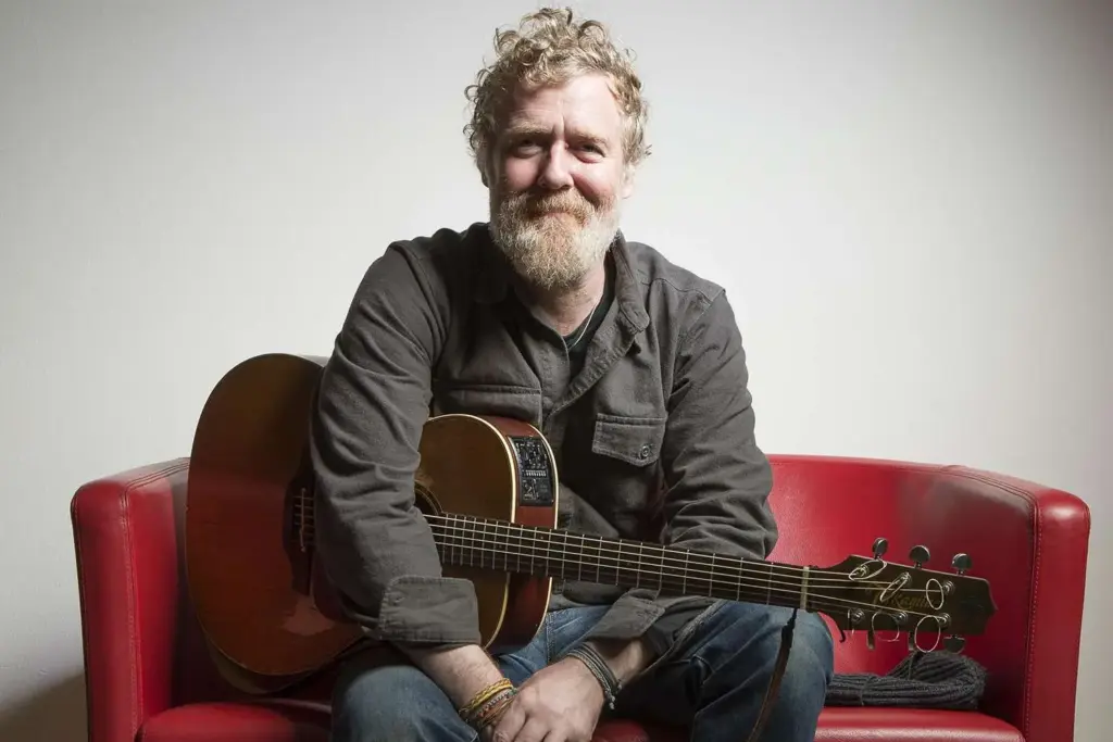 Glen Hansard sufre un accidente de moto en Dublín: muere el ganador del Oscar por 'Once' a los 56 años 1 Motor16 2026 glen hansard accidente musico Motor16
