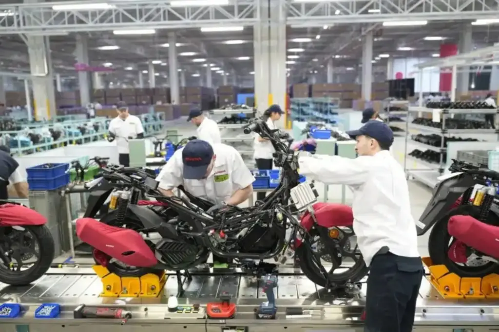 Honda abre en Turquía su fábrica de motos más ambiciosa: 200.000 unidades al año 1 Motor16 2026 Honda Turquía. Fábrica de motos. Imagen interior.
