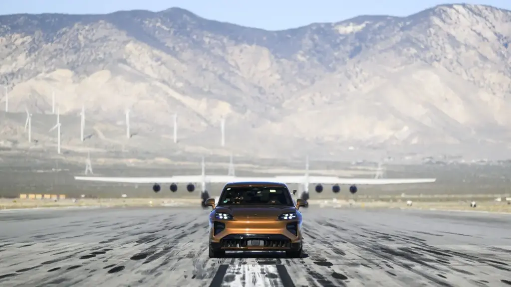 2026 porsche cayenne turbo electric avion ROC 15 Motor16