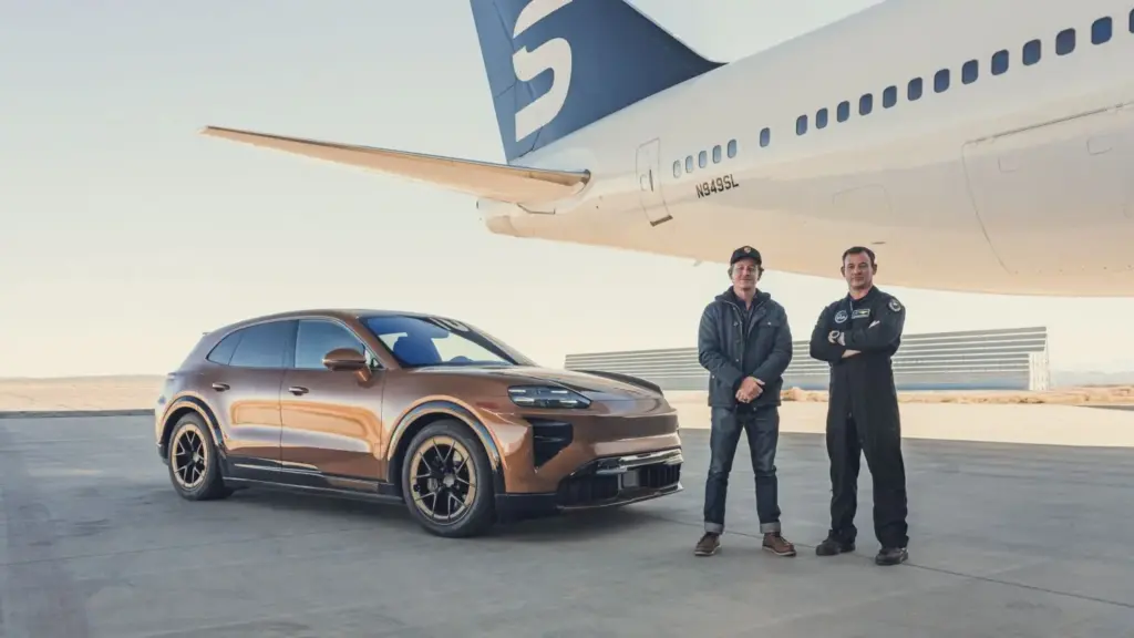 2026 porsche cayenne turbo electric avion ROC 28 Motor16