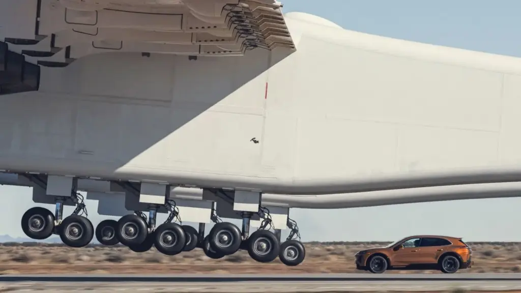 2026 porsche cayenne turbo electric avion ROC 8 Motor16