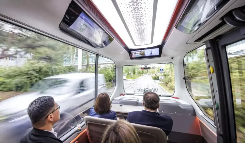 Renault explica desde Valladolid por qué los niveles de conducción autónoma avanzan más despacio de lo previsto 1 Motor16 2026 renault autobus conduccion autonoma interior Motor16