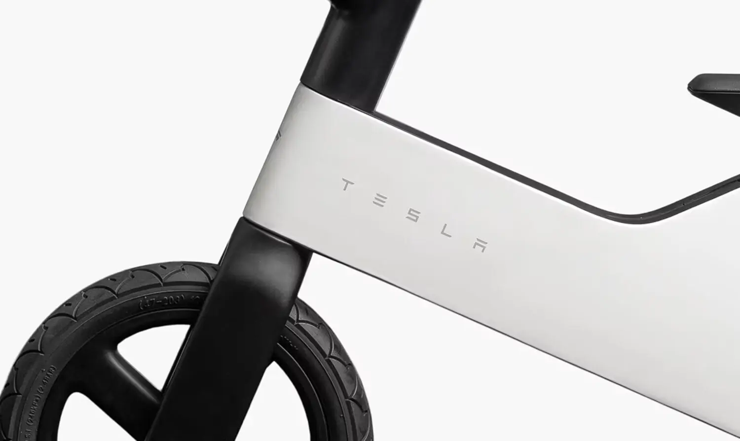 2026 Tesla Balance Bike. Imagen portada.