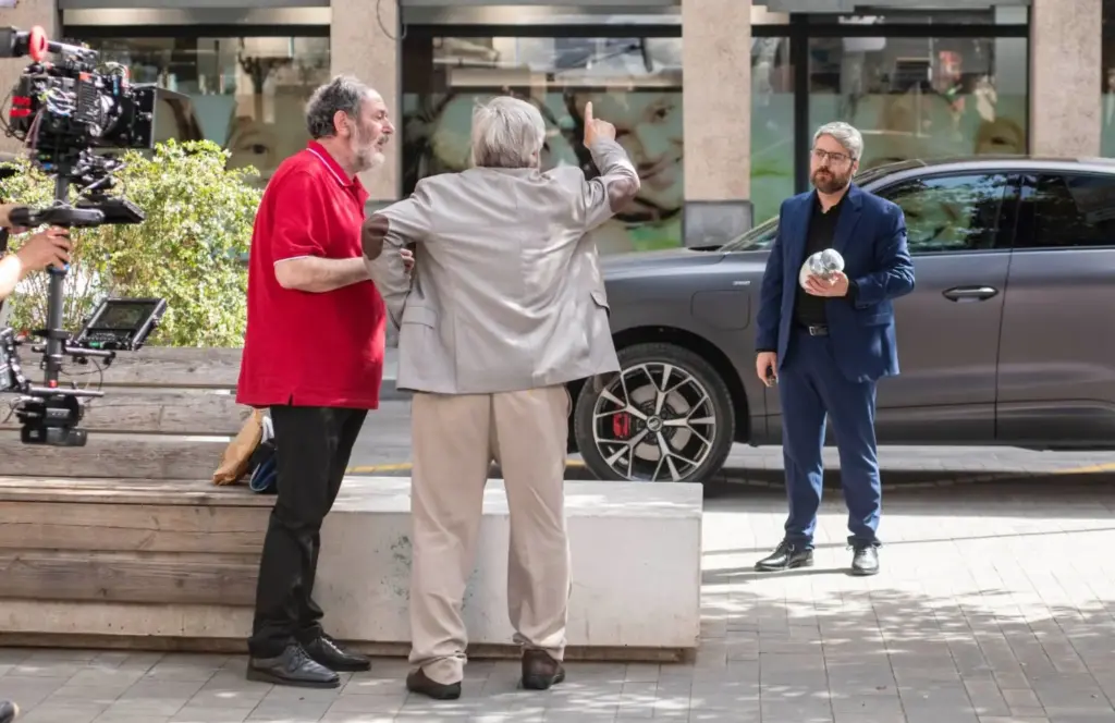 Karra Elejalde y Kandido Uranga, dos veteranos del cine español, protagonizan "El triplete", el corto ganador de Audi Future Stories 1 Motor16 2026 AUDI FUTURE STORIES4 Motor16