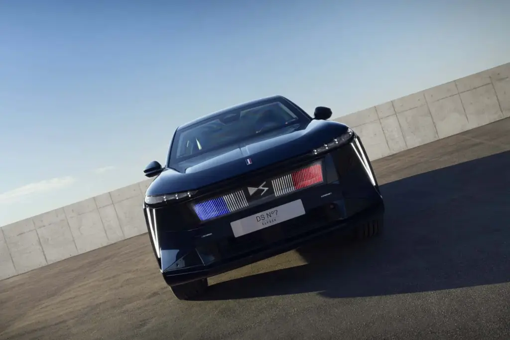 DS Nº 7 ÉLYSÉE, el primer vehículo oficial 100% eléctrico de Emmanuel Macron 8 Motor16 2026 DS N°7 ELYSEE republica francesa14 Motor16