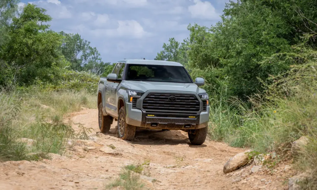 El Toyota Tundra 2027 estrena rediseño, tecnología y versión todoterreno