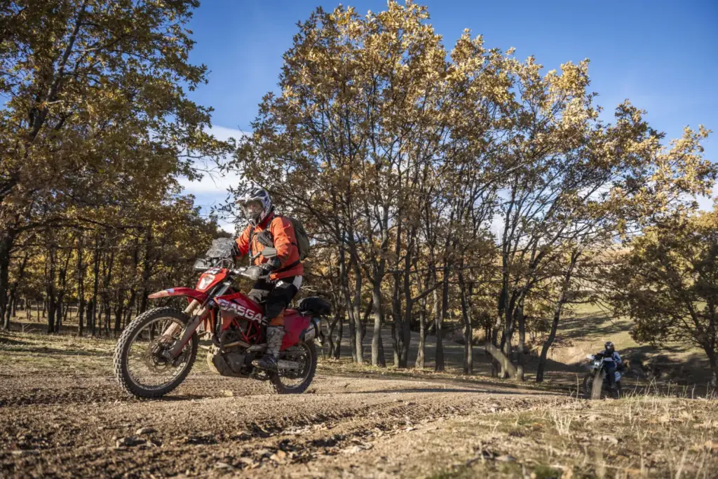 Gredos Book 2026 regresa a la Sierra de Gredos con más aventura, navegación y espíritu motero 35 Motor16 251129 GredosBook MS 30 Motor16