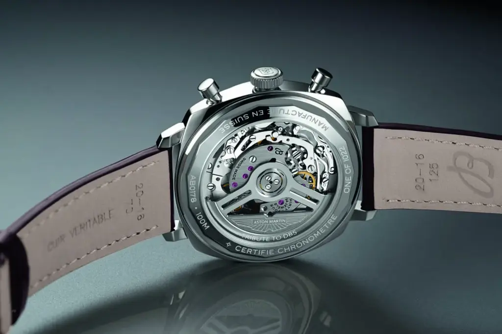 Breitling y Aston Martin reviven el mito de James Bond con un reloj que tiene el ADN del DB5 18 Motor16 25 Top Time B01 Chronograph 41 Tribute to Aston Martin DB5 Motor16