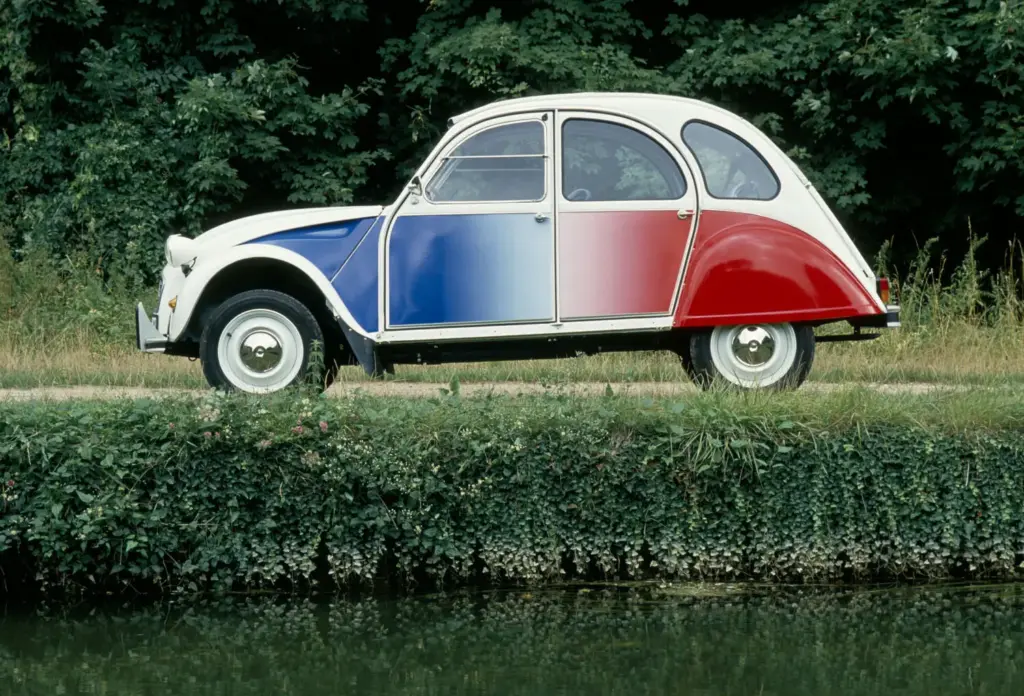 Citroën 2 CV Cocorico: del Mundial de fútbol a icono de colección 40 años después 3 Motor16 2CV COCORICO 19871 Motor16
