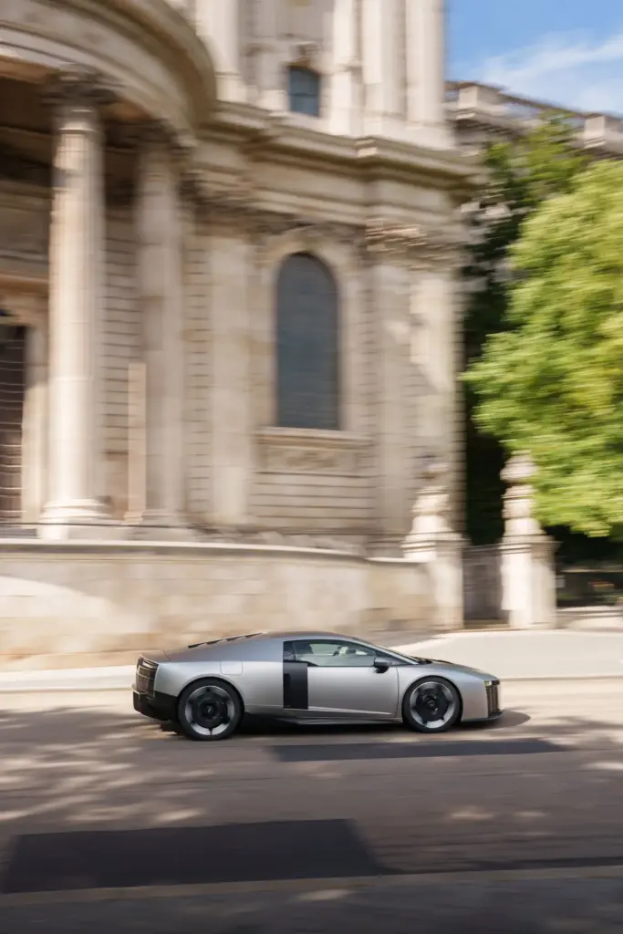 Audi estrena el Nuvolari en Goodwood con Tom Kristensen al volante 12 Motor16 AUDI GOODWOOD 2026 9 Motor16