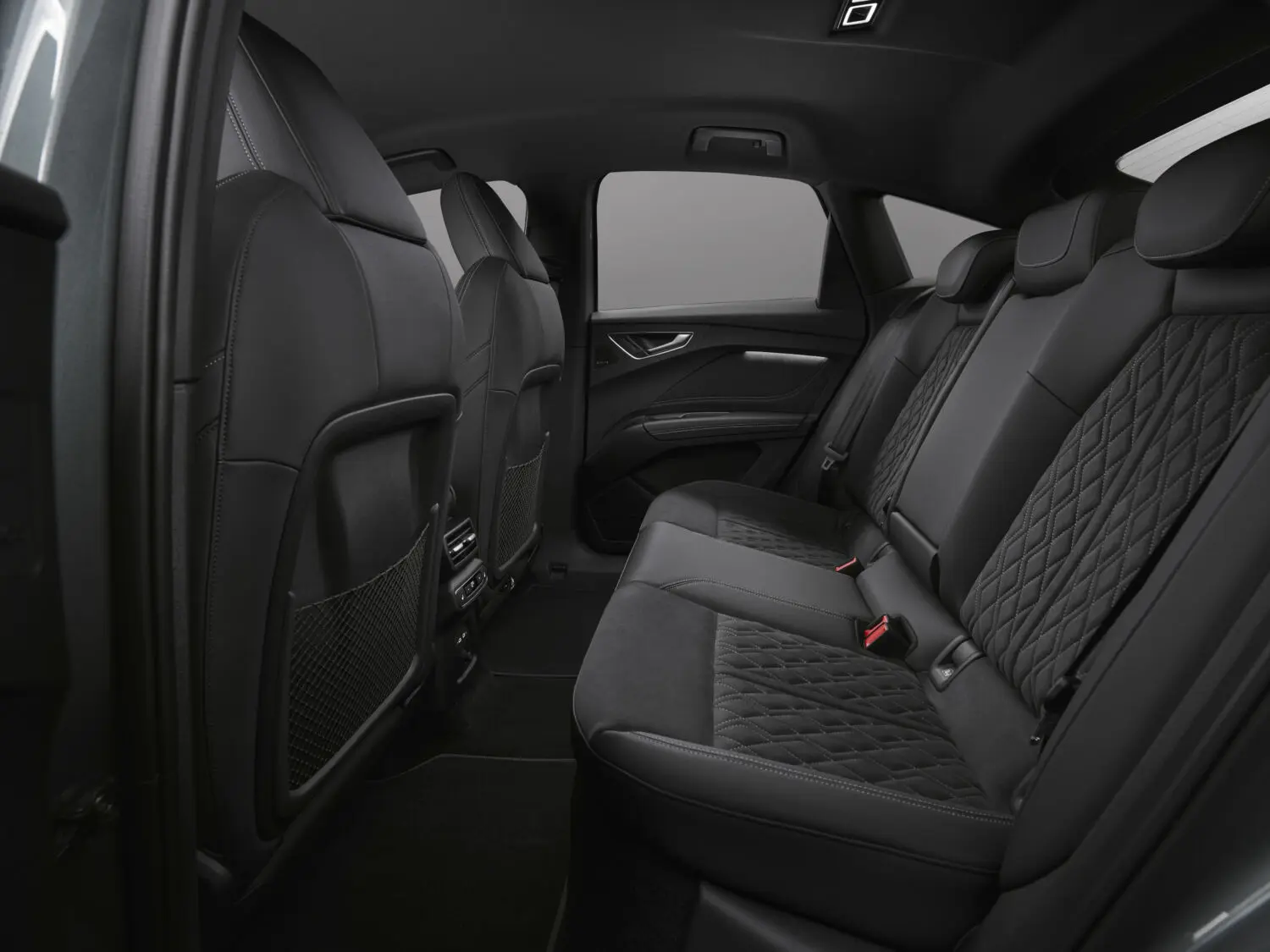 AUDI-Q4-ETRON-SPORTBACK-17.webp