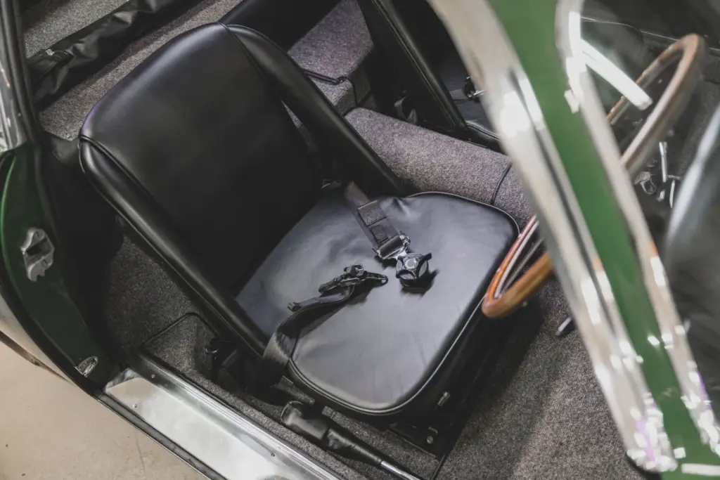 Aston Martin DB4 GT Zagato 1962 11 Motor16