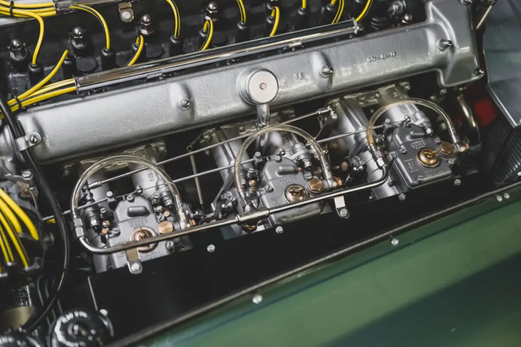 Aston Martin DB4 GT Zagato 1962 12 Motor16
