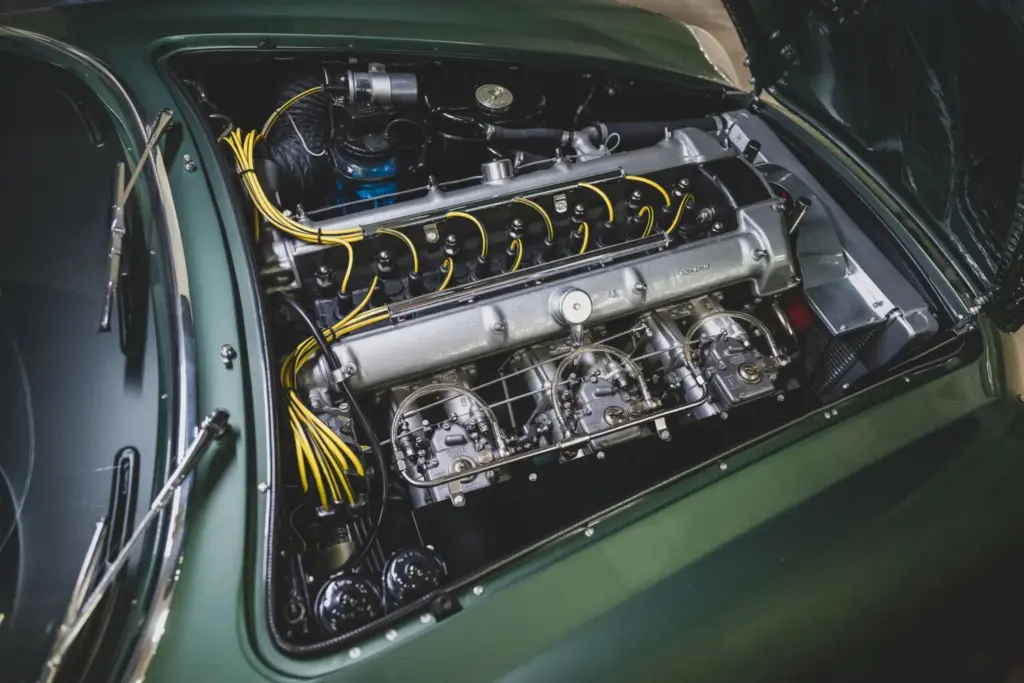 Aston Martin DB4 GT Zagato 1962 18 Motor16