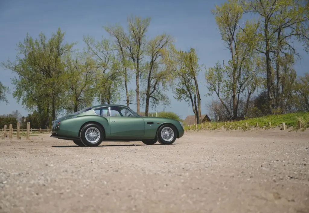 Aston Martin DB4 GT Zagato 1962 26 Motor16