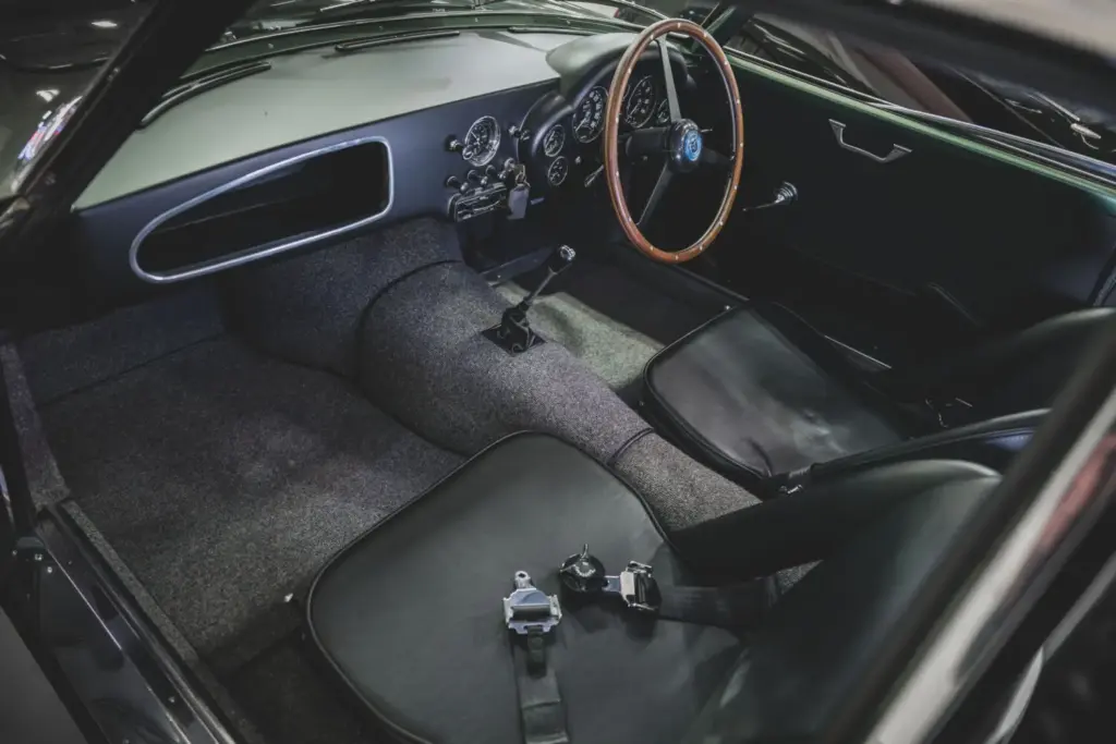 Aston Martin DB4 GT Zagato 1962 3 Motor16
