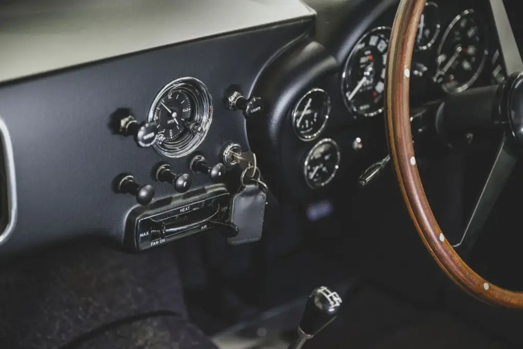 Aston Martin DB4 GT Zagato 1962 4 Motor16