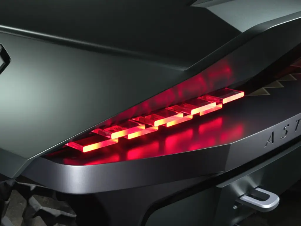 Aston Martin Dreadnought: el SUV militar que solo existe en el mundo virtual de Call of Duty 11 Motor16 Aston Martin Dreadnought 7 Motor16