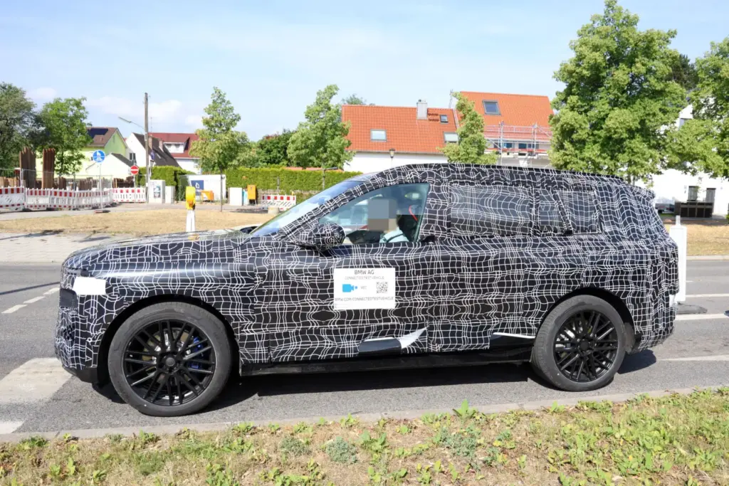 BMW IX7 11 Motor16