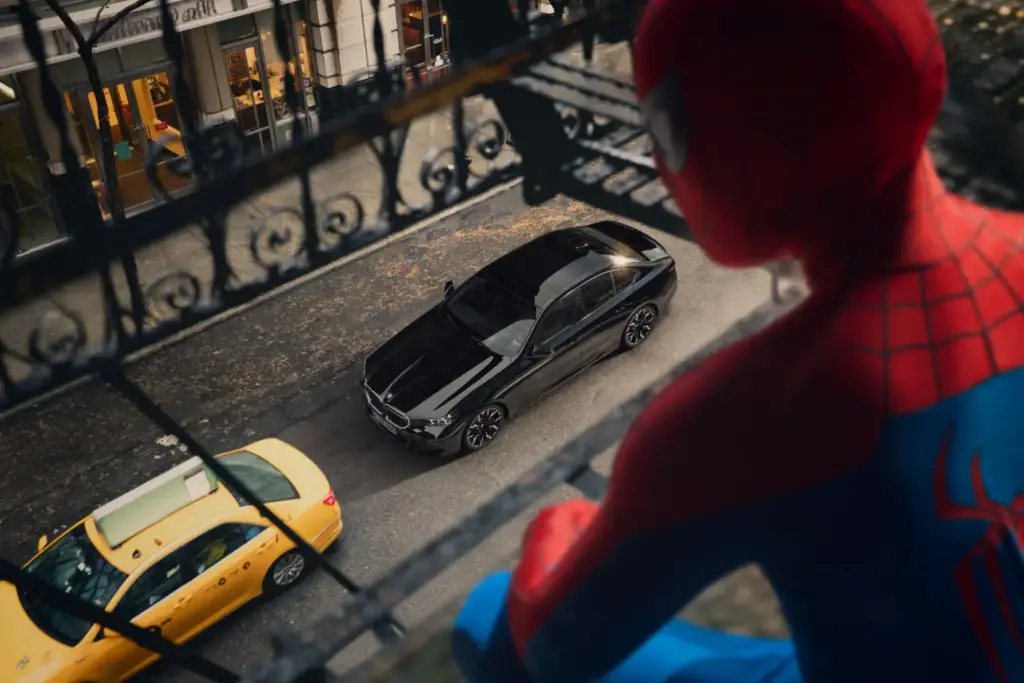 El nuevo BMW iX3 y el Serie 5 se cuelan en la película 'Spider-Man: Brand New Day' 4 Motor16 Spider-Man Brand New Day, iX3, Serie 5