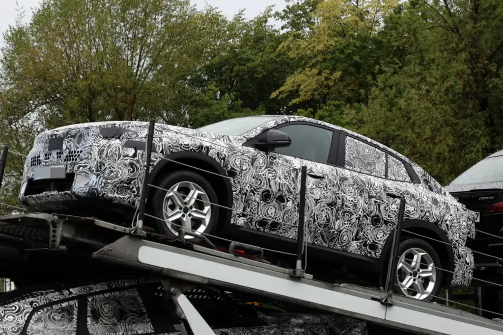 BMW X2 2027 espia 14 Motor16