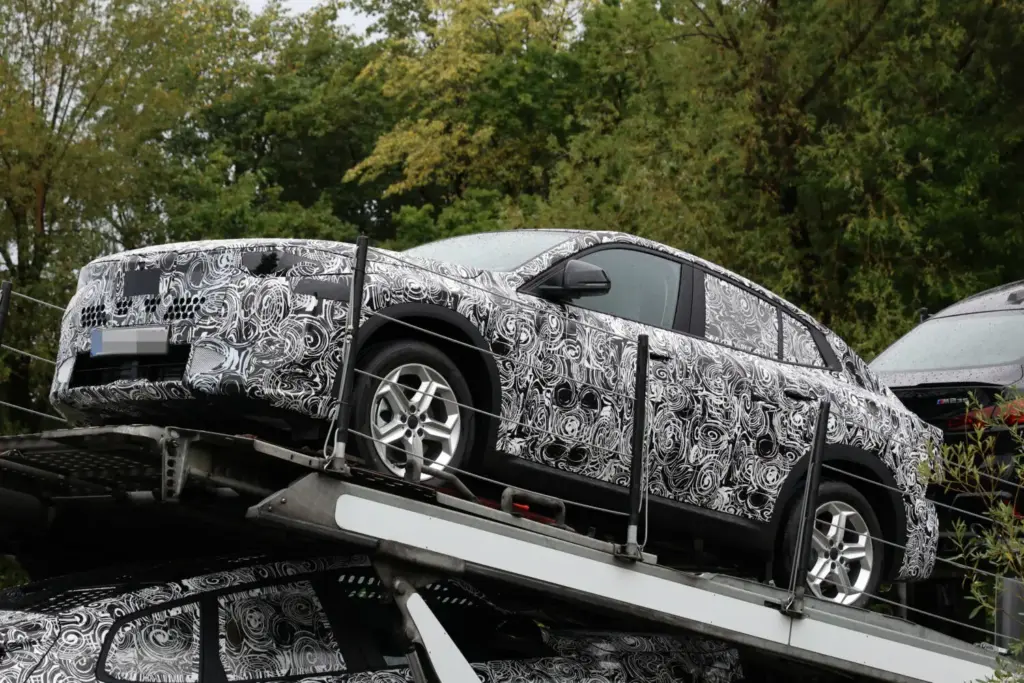 BMW X2 2027 espia 15 Motor16