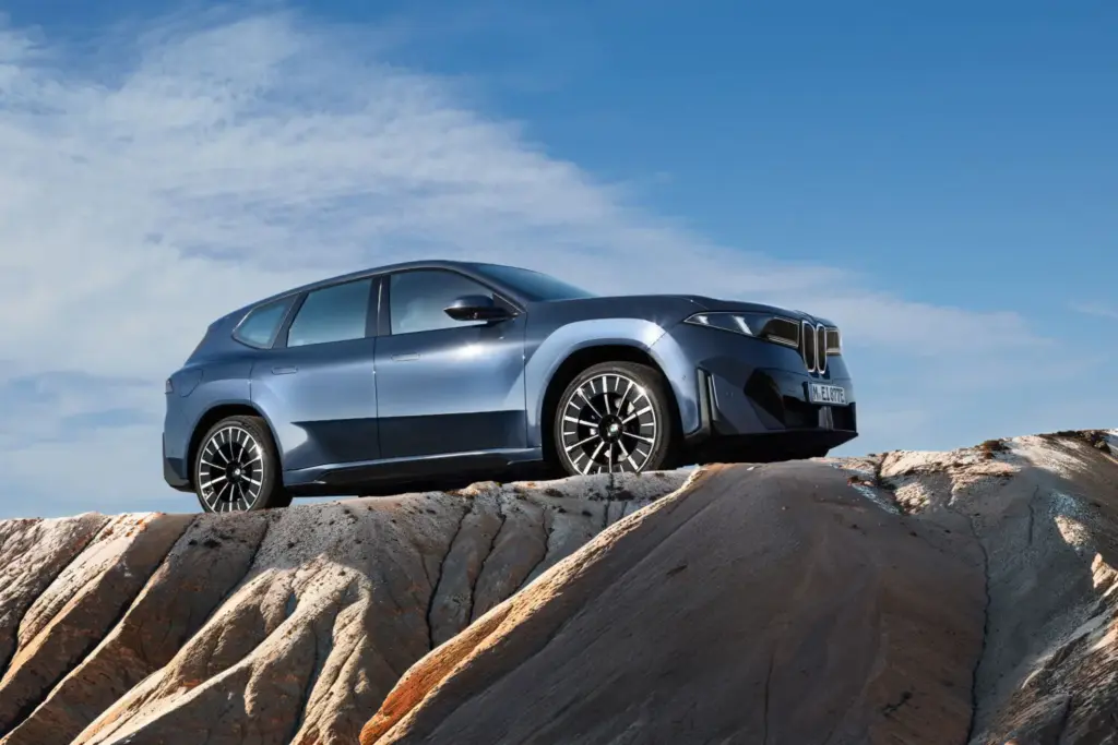 BMW iX3 40: el SUV eléctrico que acerca la tecnología Neue Klasse al gran público 3 Motor16 BMW iX3 1 Motor16