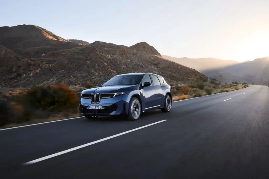 BMW iX3 40: el SUV eléctrico que acerca la tecnología Neue Klasse al gran público 6 Motor16 BMW iX3 4 Motor16