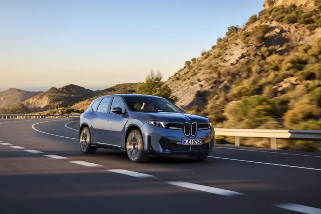 BMW iX3 40: el SUV eléctrico que acerca la tecnología Neue Klasse al gran público 7 Motor16 BMW iX3 5 Motor16