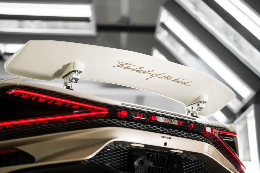 Bugatti dice adiós al W16 Mistral con el último de los 99 fabricados 8 Motor16 BUGATTI W16 MISTRAL FIN DE PRODUCCION 6 Motor16