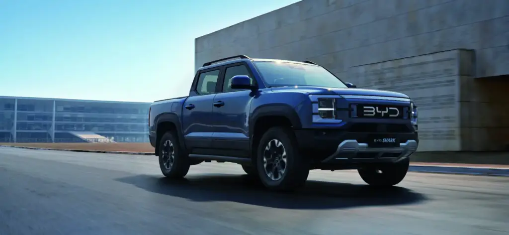 BYD SHARK: el pick-up híbrido enchufable que promete 90 km en modo eléctrico y 675 km de autonomía total 13 Motor16 BYD SHARK Motor16