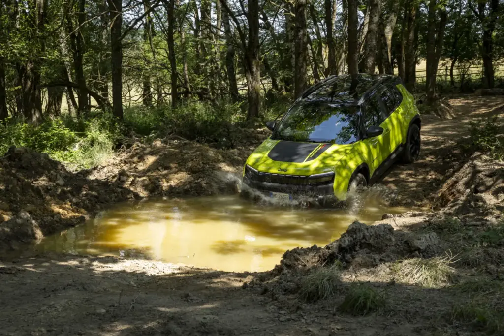 Probamos el nuevo Jeep Avenger 4xe en su faceta offroad más radical 10 Motor16 CA 0637 Motor16