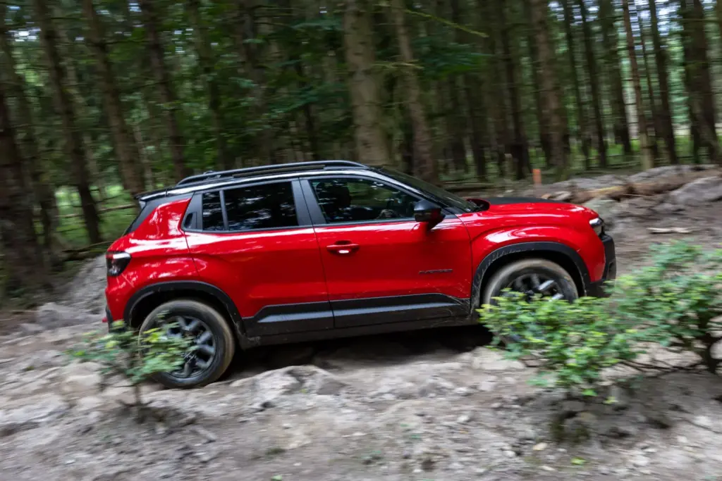 Probamos el nuevo Jeep Avenger 4xe en su faceta offroad más radical 2 Motor16 CA 6295 Motor16