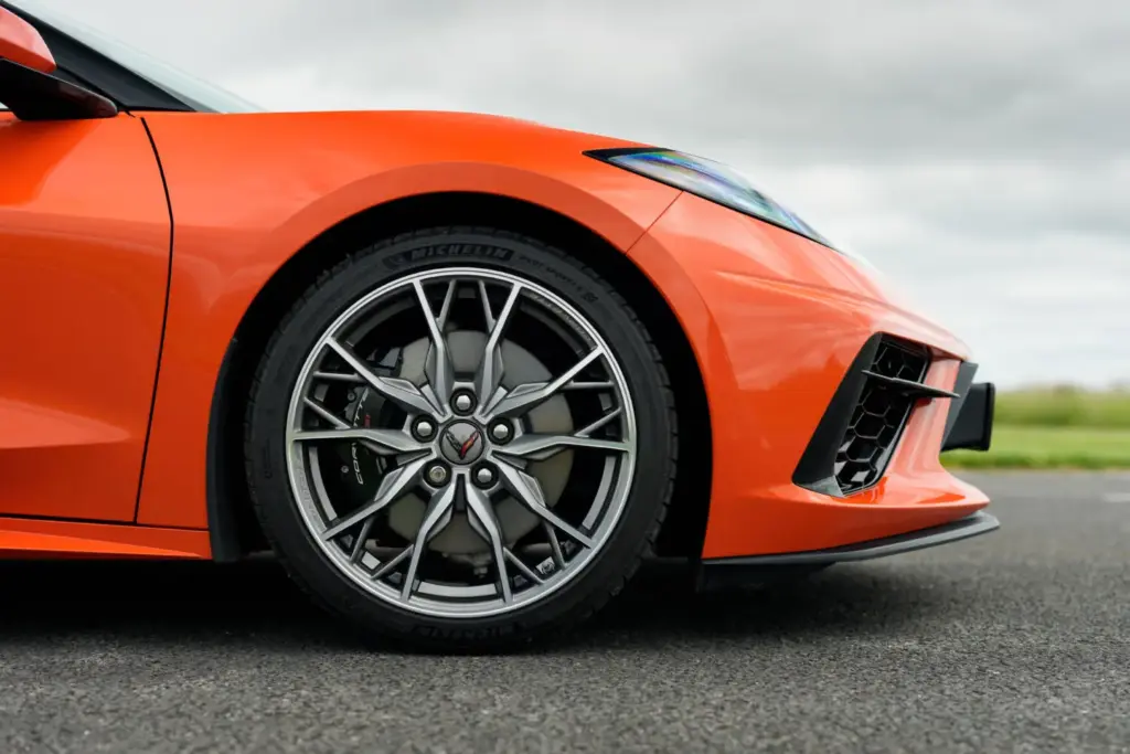 CHEVROLET CORVETTE STING RAY REINO UNIDO 2 Motor16