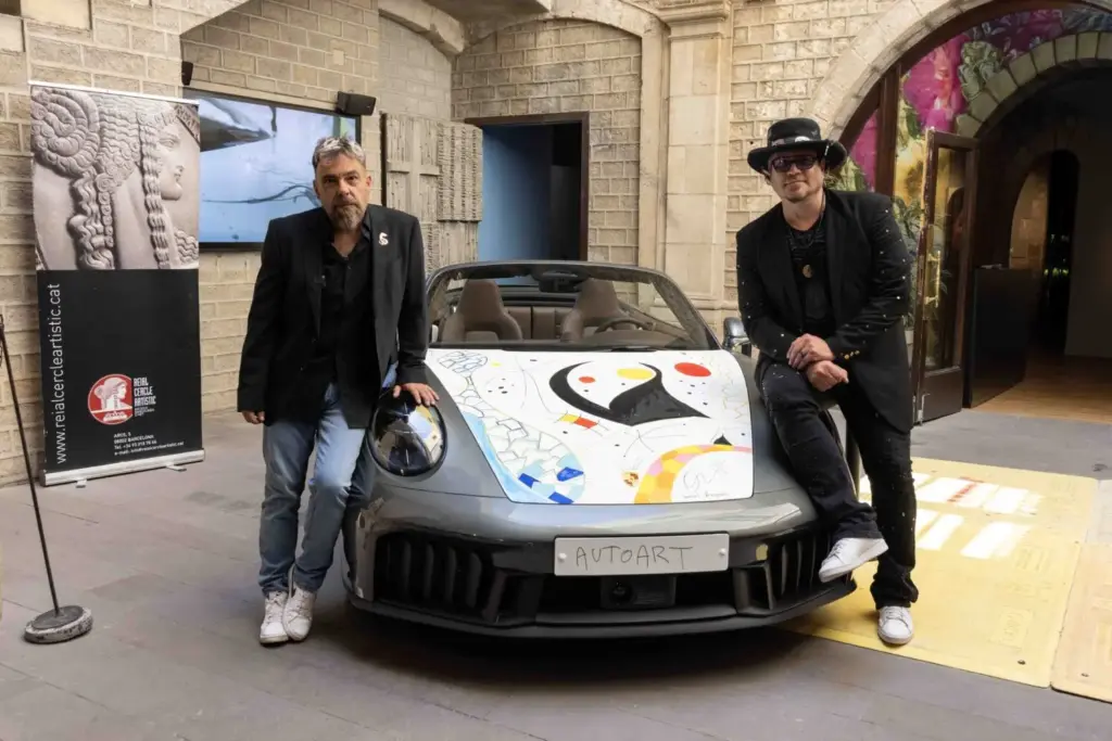 Charly Meier y el artista Marcel Aragones Motor16