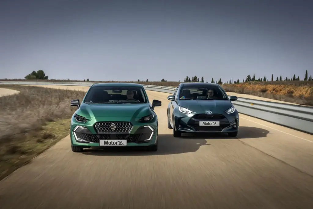 Comparativa Renault Clio Full Hybrid e-TECH Techno / Toyota Yaris Hybrid 130 Style 14 Motor16 Comparativa Renault Clio Toyota Yaris 3 Motor16