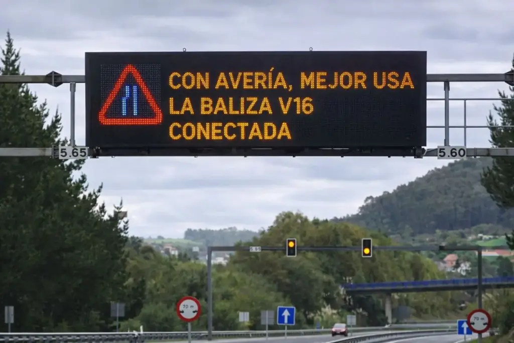 El ciberataque a los paneles de la DGT que expone tus datos de tráfico 2 Motor16 Copilot 20260413 003909 Motor16