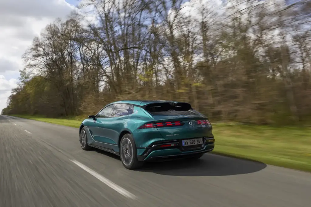 DENZA Z9GT Dinamico 18 Motor16