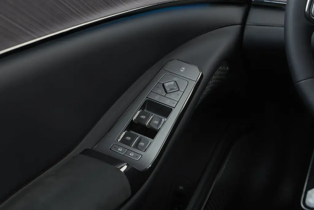 DENZA Z9GT Interior 15 Motor16