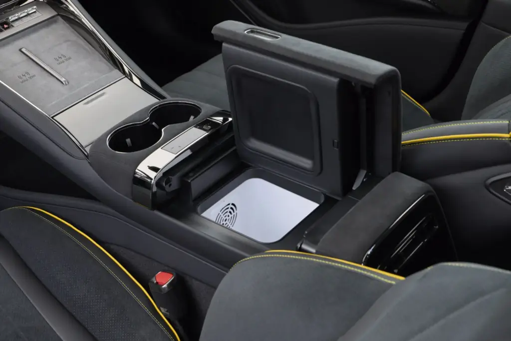 DENZA Z9GT Interior 18 Motor16