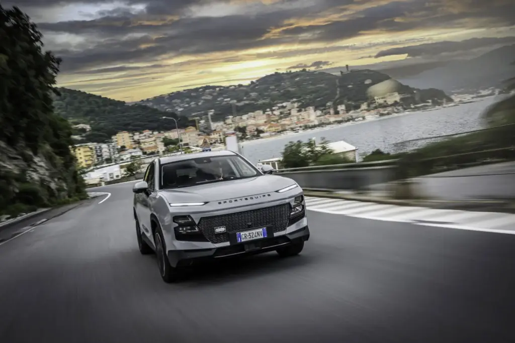 DR Automobiles lanza en España la nueva familia Sportequipe: tres SUV de combustión con alternativa de GLP 16 Motor16 DR S6 GT 12 Motor16