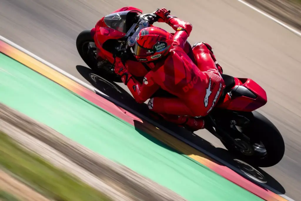 Ducati sortea una Panigale V2 firmada por Marc Márquez y un día de entrenamiento junto al piloto: ¿Cómo participar? 1 Motor16 Ducati, Marc Mázquez