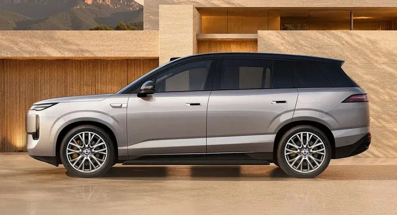 Denza N8: El SUV que eclipsa las cifras de los Ferrari más poderosos del panorama actual 1 Motor16 2026 Denza N8. Imagen lateral.