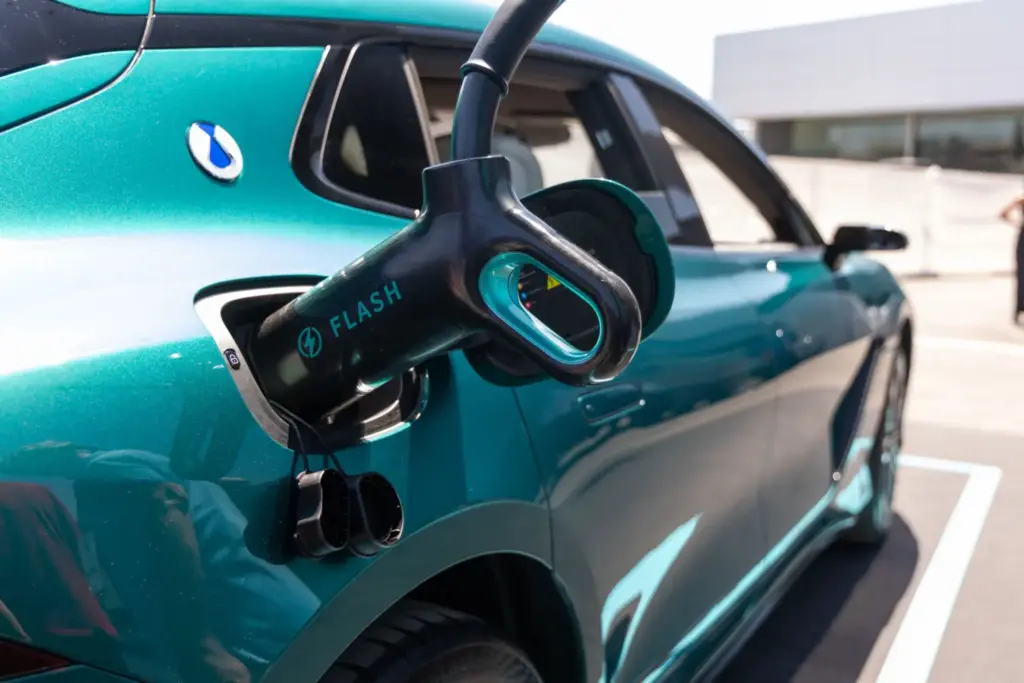 BYD somete el Yangwang U7 a 350 cargas ultrarrápidas en 8 días para validar la batería Blade Battery 2.0 1 Motor16 El Denza Z9GT se recarga en España casi tan rápido como se llena un depósito