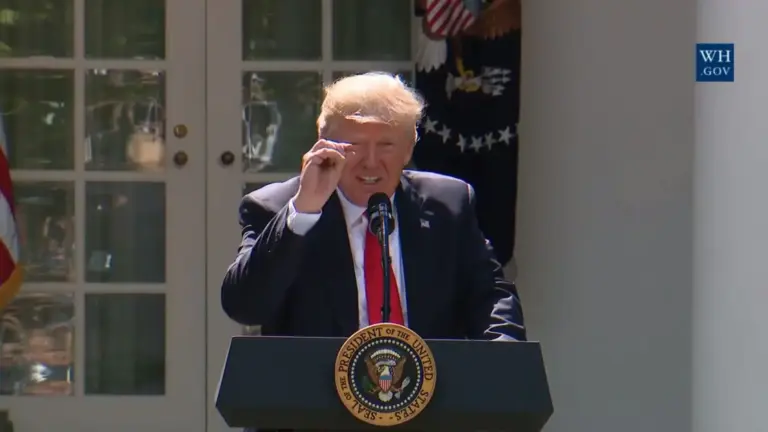 Trump indulta a 9 mecánicos condenados por eliminar filtros en EE.UU.