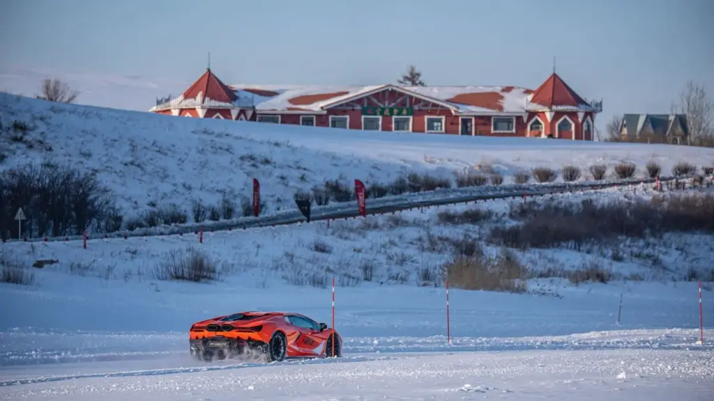 Esperienza Lamborghini 2026: 22 aventuras en cinco continentes para conducir por los rincones más espectaculares del planeta 4 Motor16 Esperienza Lamborghini