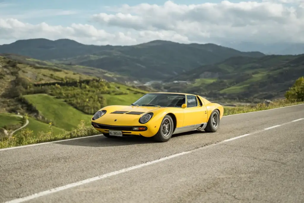 El Lamborghini Miura SV cumple 55 anos 4 Motor16