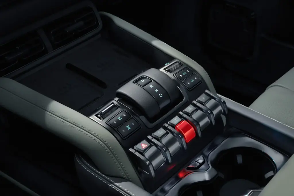 DENZA BAO 5: así es el SUV híbrido enchufable que lleva la tecnología todoterreno de BYD a lo más alto 6 Motor16 FOTOS DENZA BAO 5 2 Motor16