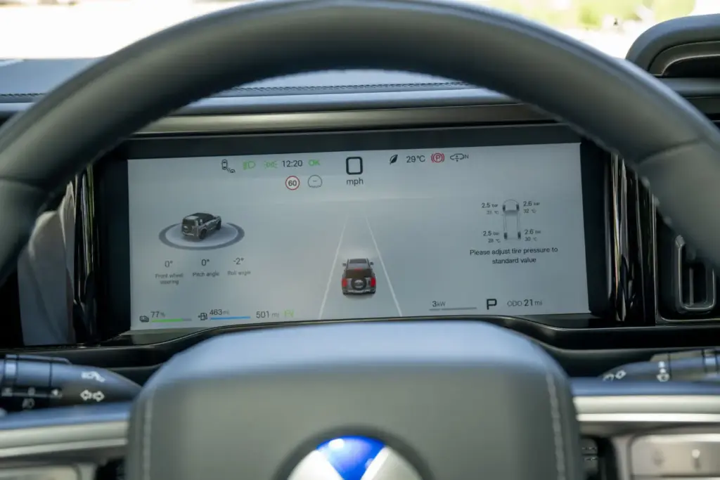 DENZA BAO 5: así es el SUV híbrido enchufable que lleva la tecnología todoterreno de BYD a lo más alto 28 Motor16 FOTOS DENZA BAO 5 28 Motor16